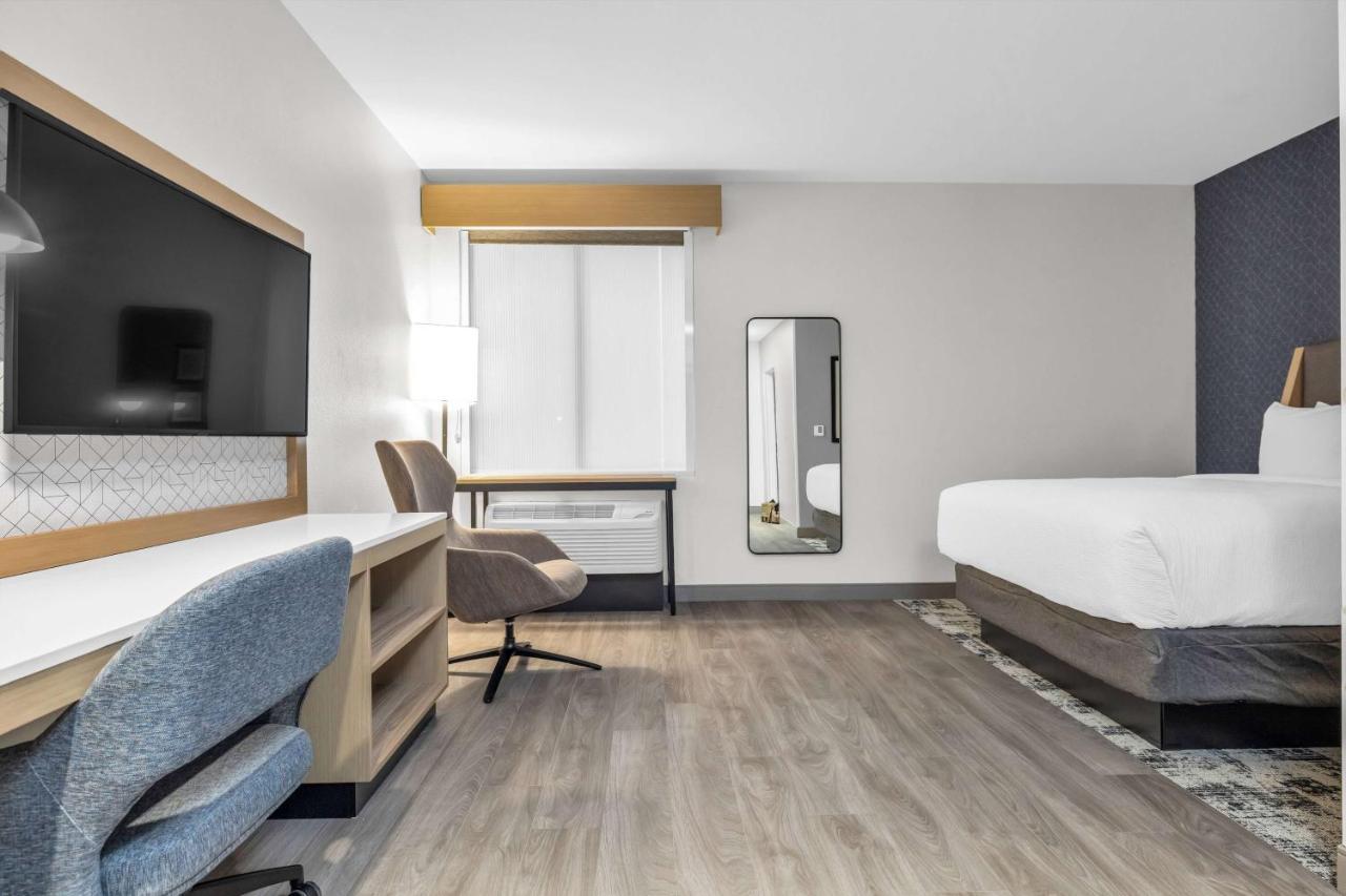 La Quinta Inn & Suites By Wyndham San Jose Airport-Downtown Εξωτερικό φωτογραφία
